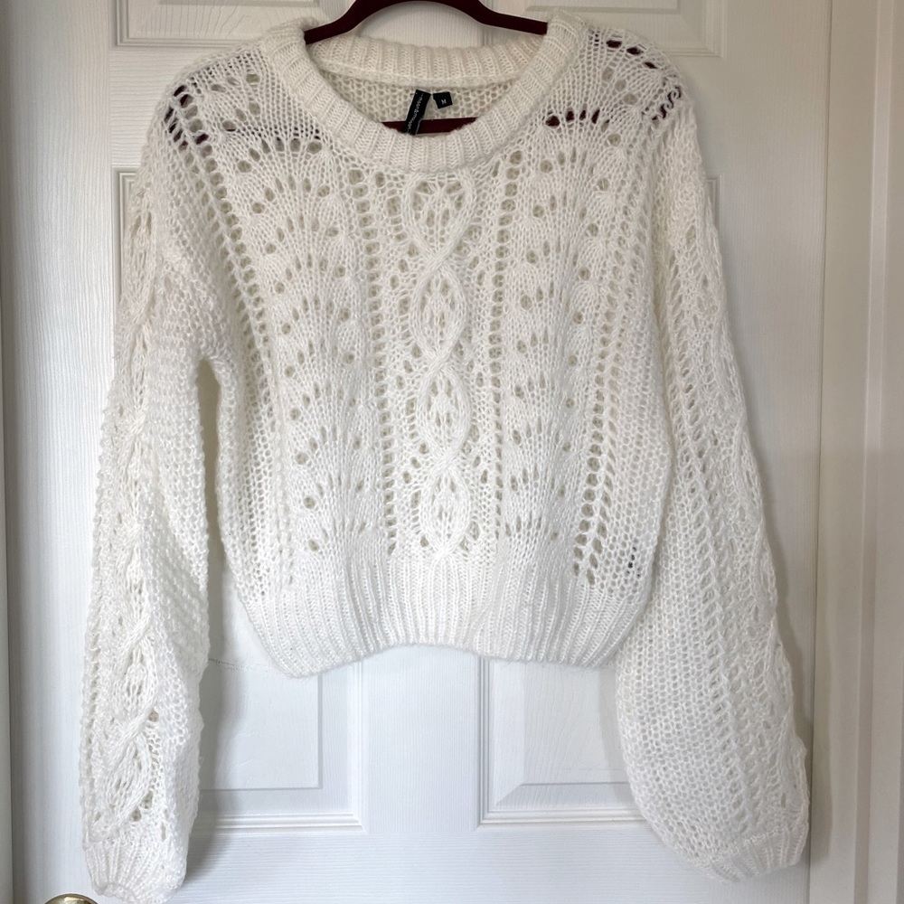 White bell sleeve sweater size M